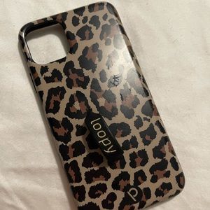 Loopy leopard case